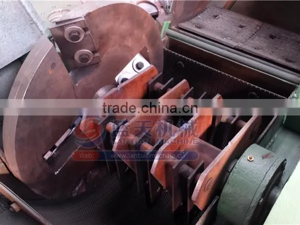 Wood Sawdust Powder Crusher Machine photo-3