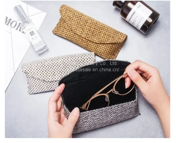 Countryside-style Portable Myopic Glasses Case; Creative and Personalized Eyewear Case photo-2