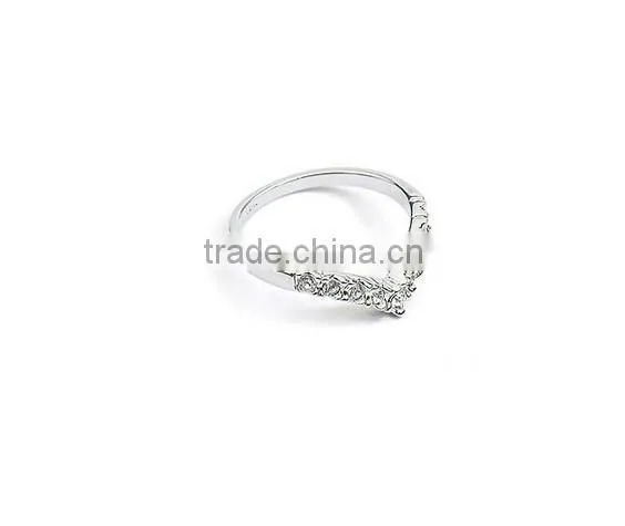 V Chevron Shape Dainty Cubic Zirconia Ring for Women photo-2