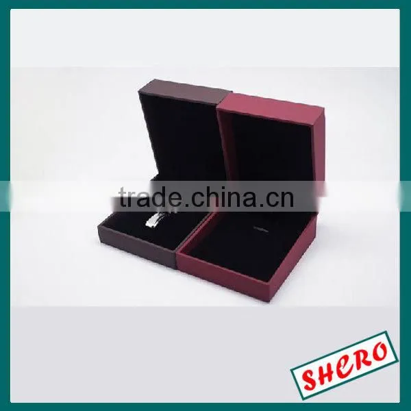 Fashion Small Red Paperboard Jewelry Box photo-4