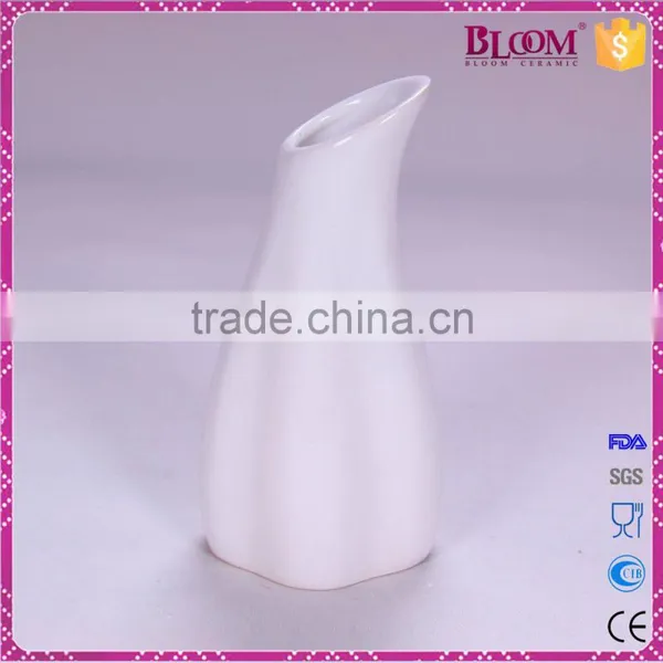 Unique Shape Home Decoration for White Ceramic Vase photo-2