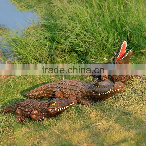 Wholesale Outdoor Garden Decoration Promotion Life Size Crocodile Fiberglass Animals for Sale photo-2
