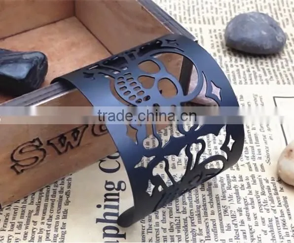 New Product Antique Hollowed Skull Bangle Jewelry Designs for Women photo-4