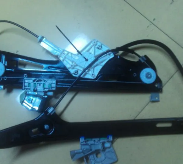 Mercedes-Benz 219 CLS300 Front Door Window Regulator