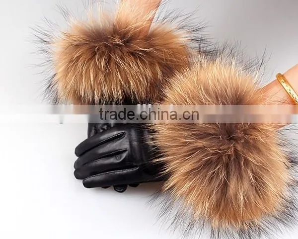 New 2016 Winter Fashion Raccoon Fur Short Design Women's Leather Gloves Thickening photo-4