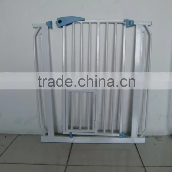 2015 BSG03 ABS +SS Material With Small Door for Your Pet Keep Your Baby Safe and Pet Comfortable Pass En1930 Certs Pet Gate photo-3