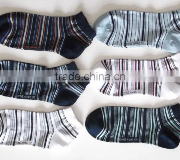 Latest Women Colorful Socks With Custom Logo Stocks photo-4