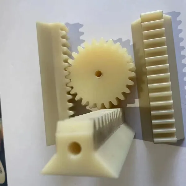 Mehrfarbige maßgeschneiderte Kunststoffteile