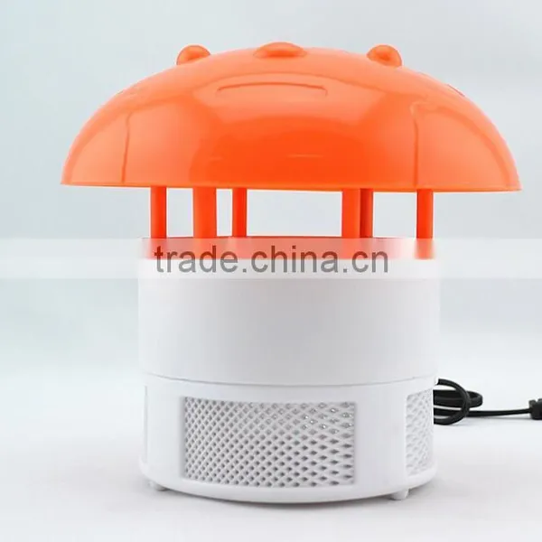 Hot Selling Pest Repeller!Easy to Use IP65 Solar UV Pest Trap Zapper for Garden/farm Outdoor Mosquito Flying Insect photo-2