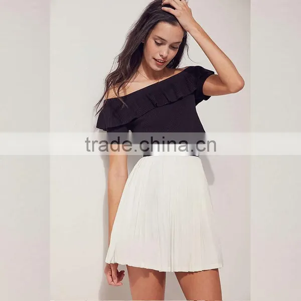 Latest Pleated Short Skirt and off Shoulder Ruffle Crop Top Set photo-5