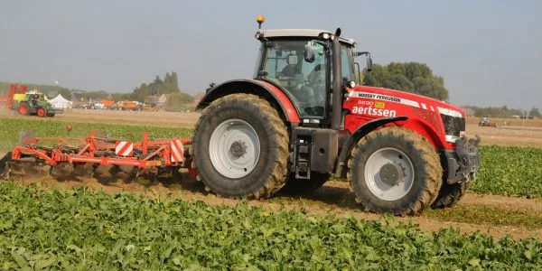 40hp Agriculture Tractor Equipment Strong Engine Strong Engine Air Conditioner