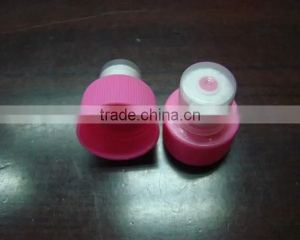 Automatic Rubber and Aluminum Cap Combination Machine photo-3