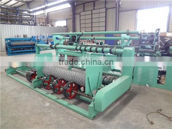 Automatic Chain Link Fence Diamond Mesh Making Machine to Make Wire Mesh Fence China photo-3