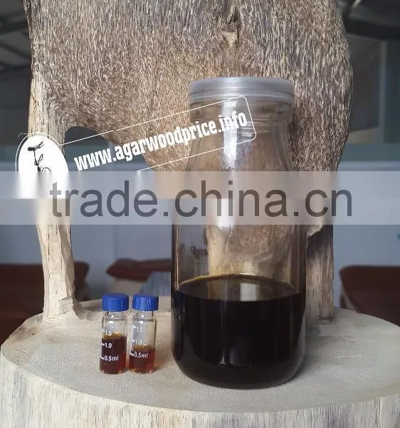A Viscous Liquid, Nice Oil Color of Vietnam Oud Perfume, a Type of Agarwood Oil photo-2