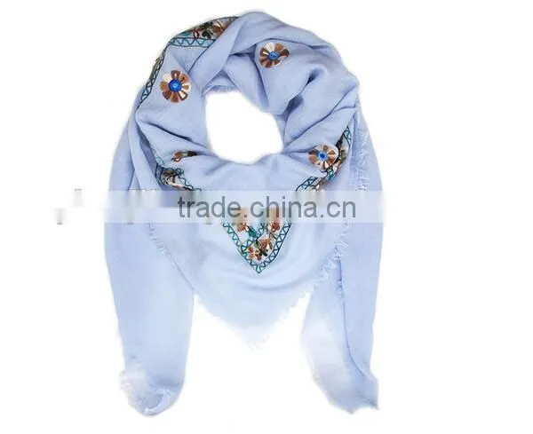 Hot Sale Square Headscarf Pure Cotton Embroidery Shawl Scarf Muslim Hijab Scarf for Women photo-4