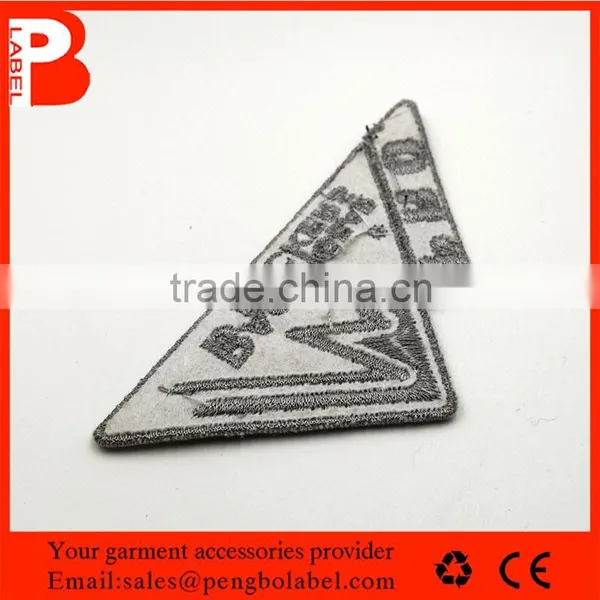 2016 Directly Factory Professional Customized Embroidery Label Badges photo-5