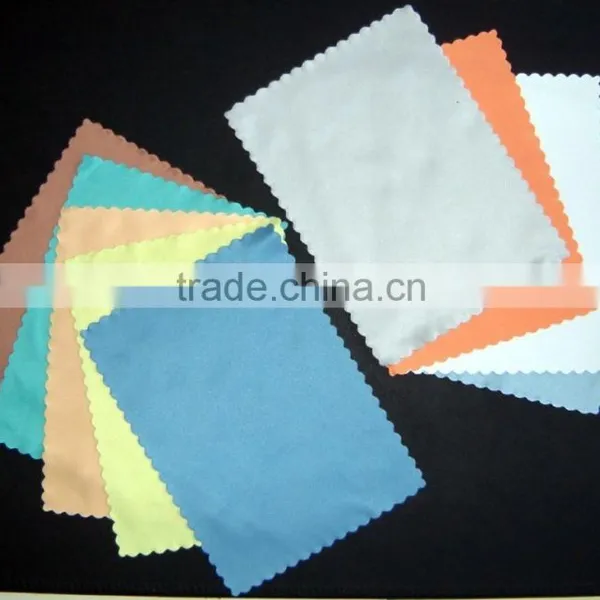 Microfiber cleaning cloth with PVC packing