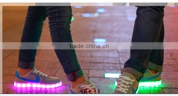 2016 New Style Led Light up Kids Shoes photo-2