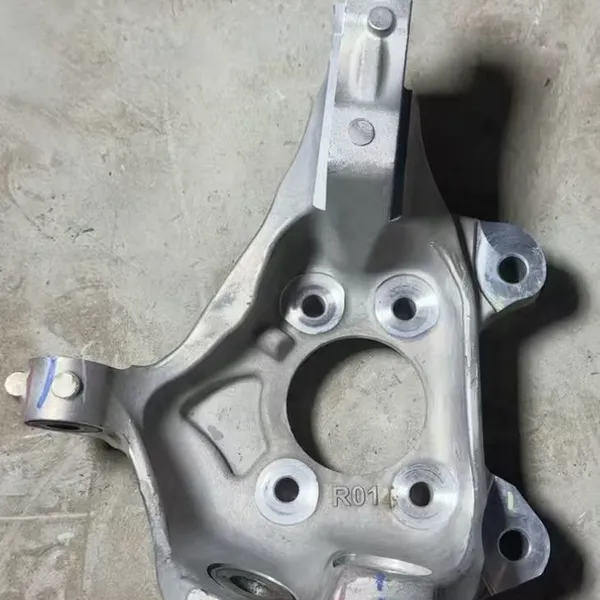 Used Parts for the Right Front Steering Knuckle Assembly of a BYD Formula Leopard 5 Titanium 3. photo-2