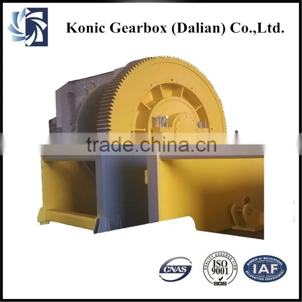 Mounted gasoline engine powered winch for marine equipment