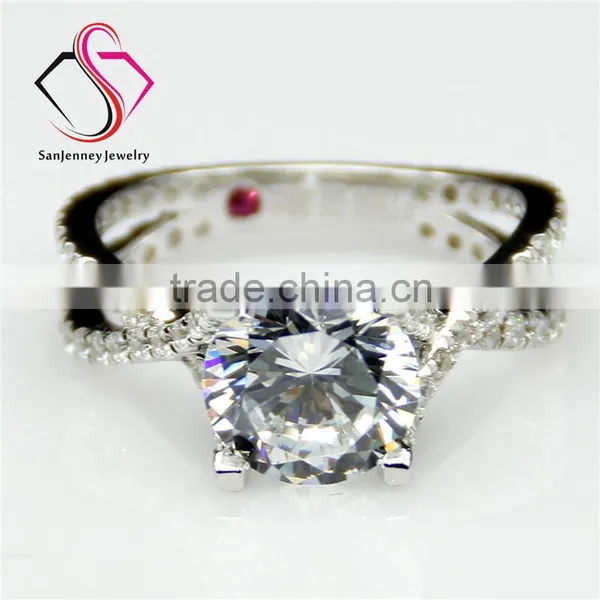 Round Brilliant Cut Moissanite 2CT 8.0mm Center 14k 18k White Yellow Gold Diamond Engagement Ring
