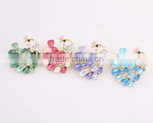 Wholesale Clothing Products Diamond Grade Noble Peacock Brooch photo-5