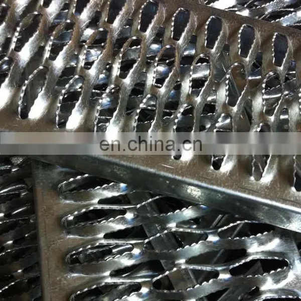 Factory Price Aluminum Perforated Metal Mesh Walkway Stairs Mesh photo-2
