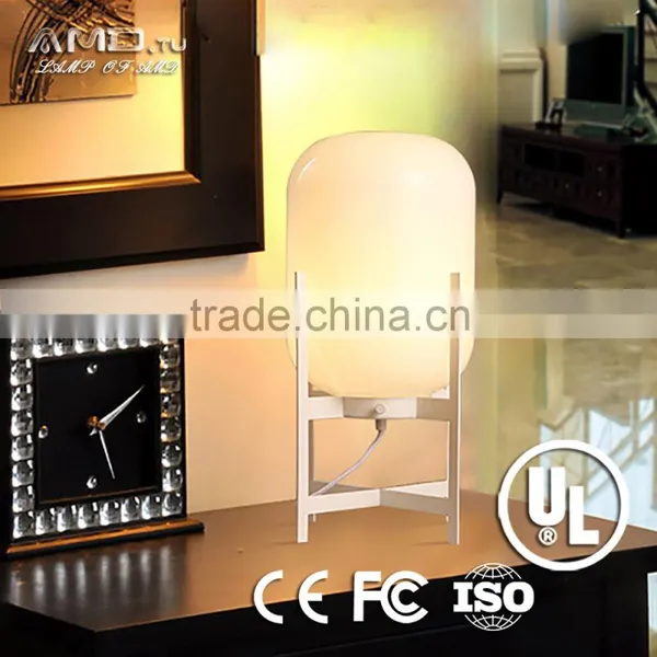 Modern Table Lamp White Lampshade Gold Lamp Base Residential Lighting photo-3