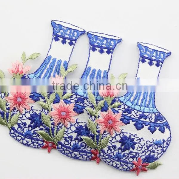 Blue And White Porcelain Embroidery Patch photo-2