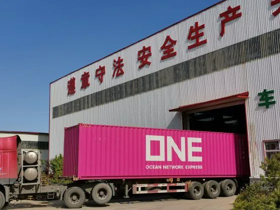 8m Wide 140m Long 1.5mm Thick GRIGM13 HDPE Geomembrane Smooth Surface photo-4