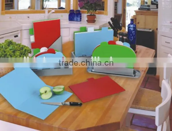 Best Sell 4pcs Plastic Oval Chopping Block 8mm Cutting Board Set With ABS Stand photo-4