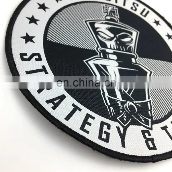 Cheap Custom T-shirt Satin Fabric Wash Garment Woven Patch photo-3