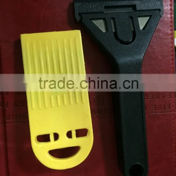 Plastic Ice Scraper With Steel Blade photo-4