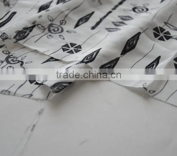 Customize-made Classic Printed Fashion Chiffon Fabric for Lady Dress photo-4