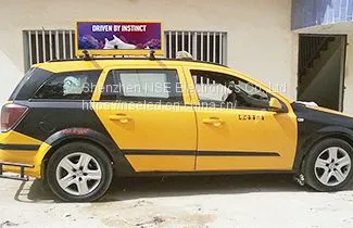 Двусторонний автомобильный табличный знак на крыше с шагом пикселей P5 мм в Côte d'Ivoire. Дисплей верхней части такси