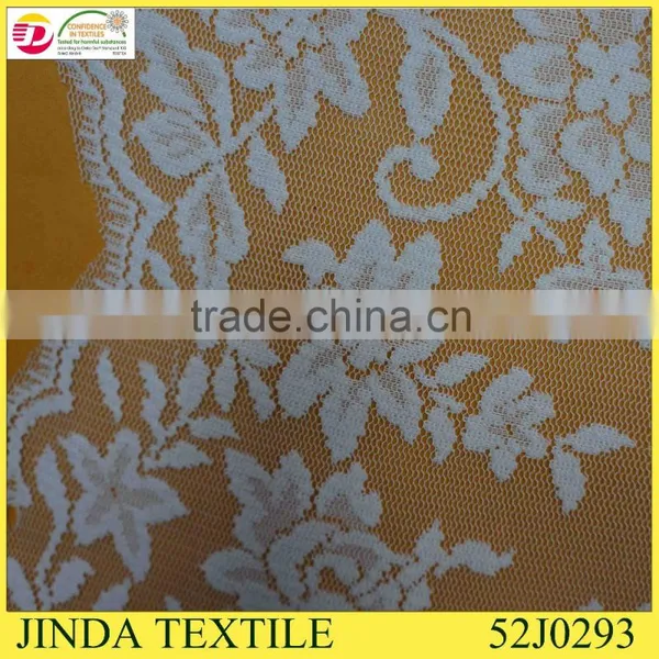 2015 Graceful White Chantilly Net Lace Fabric for Beatiful Dress photo-3