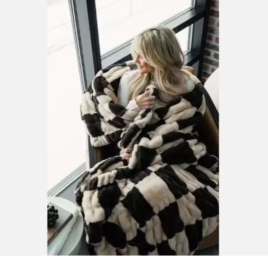 Lola Blankets Softest Ever Checker Faux Fur Blankets Double Sides Luxury Ruched Minky Throw Blanket Zero Shedding No Shedding photo-2