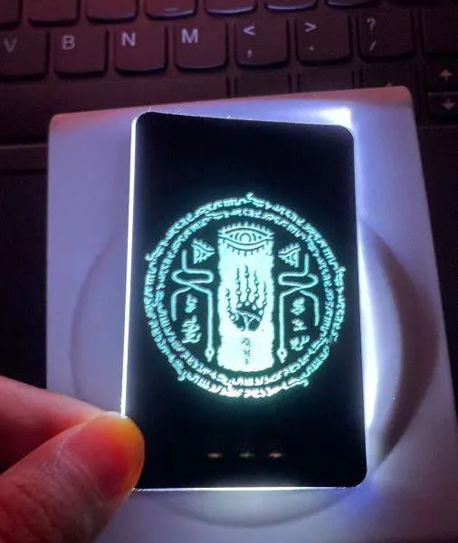 Nfc Glowing Card Holder, Led Lights up When Swiping Card, Customizable Logo and Patterns, Development and Manufacturing of Flashing Modules
