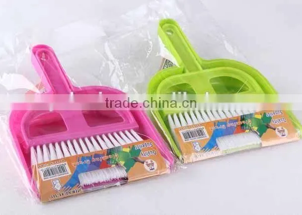 Plastic DUSTPAN and BRUSH SET photo-3
