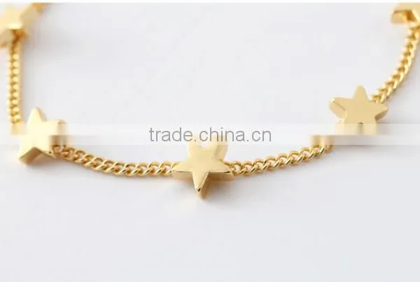 Zm33719a Simple Ladies New Model Gold Plated Heart Shaped Charm Bracelet photo-5