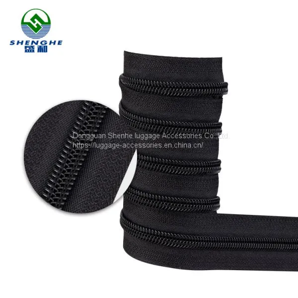 Hot Sale Zipper 8# Nylon Zippers Coil Zips in Rolls for Luggages photo-3