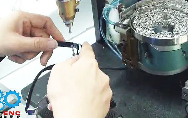 Automatic Screwing Tightening Fastening Machine for Glasses Spectacles Eyeglasses Eyewear photo-3