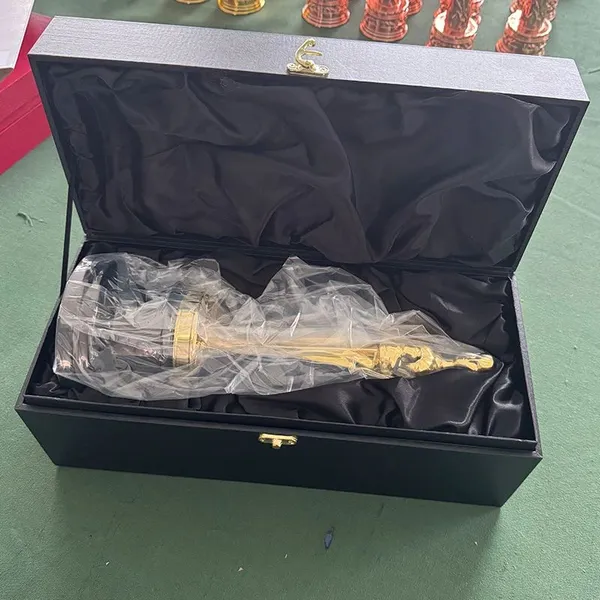In-Stock Wholesale: High-End, High-Quality Metal Oscar Trophy Replicas—Customizable With Engraved Logos and Text photo-5