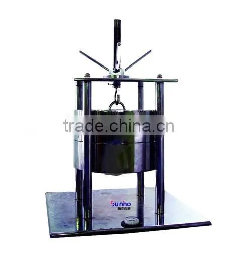 Plug compression test device