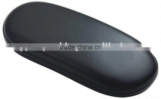 Spray Painted Iron Glasses Case