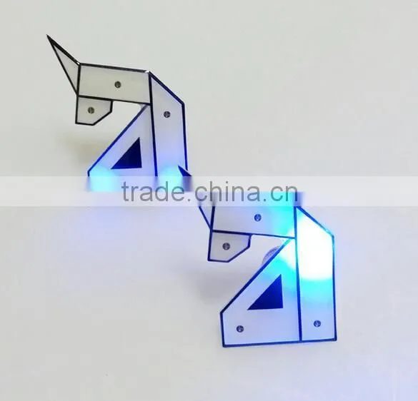 Personalized Newest Stylish LED Blinking Light Badge Pins for Souvenir Gifts photo-2