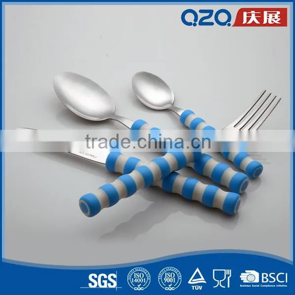 Cheap Custom Anti-scald Stainless Steel Flatware Set With Plastic Handle photo-4