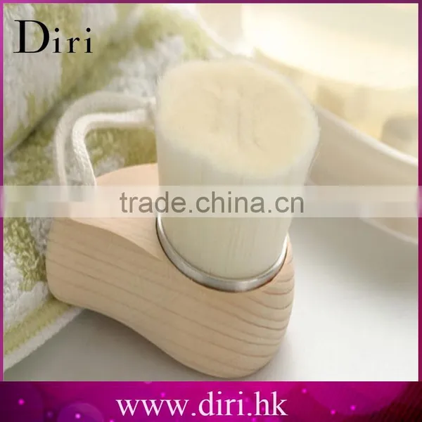 High Quality Face Cleansing Brush With Bamboo Handle photo-2