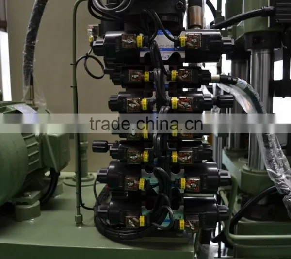 100 Ton Vertical Rubber Injection Moulding Machine photo-3