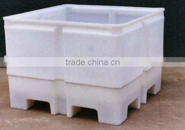 Plastic Containers by Rotomolding